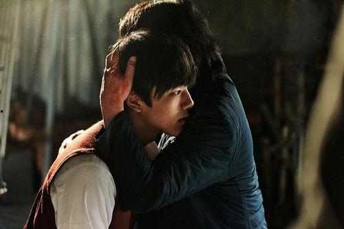 华颐：吞噬怪物的孩子  第3张